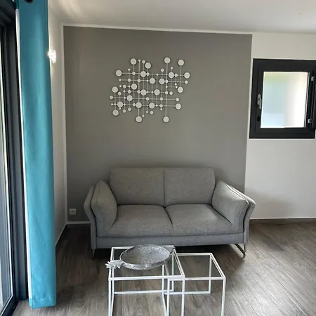 度假居 拉尔比特鲁旅馆 *