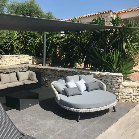 拉尔比特鲁旅馆