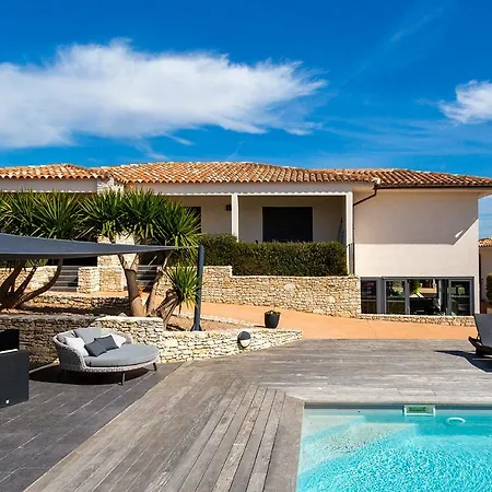 拉尔比特鲁旅馆 度假居 *